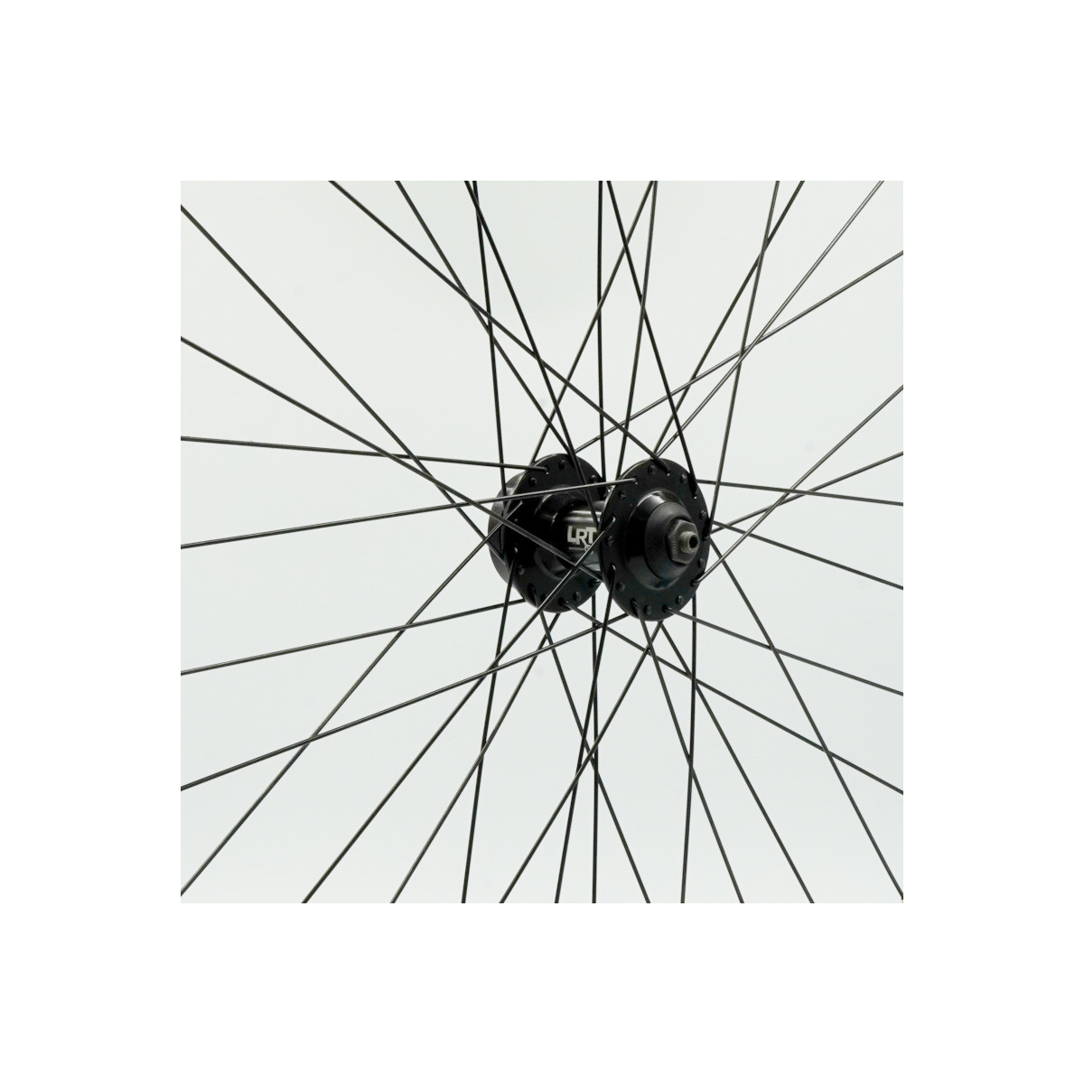 Roue 27,5" AV, jante alu double paroi noire, disc 6 trous, QR10