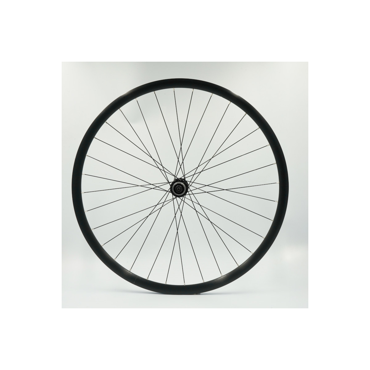 Roue 700C AV, jante alu db paroi noire, disc centerlock, QR10