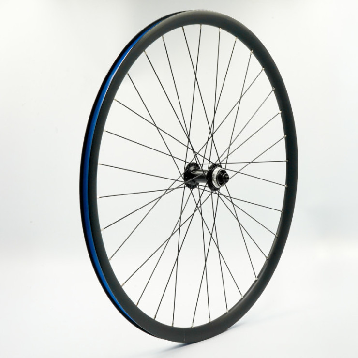 Roue 700C AV, jante alu db paroi noire, disc centerlock, QR10