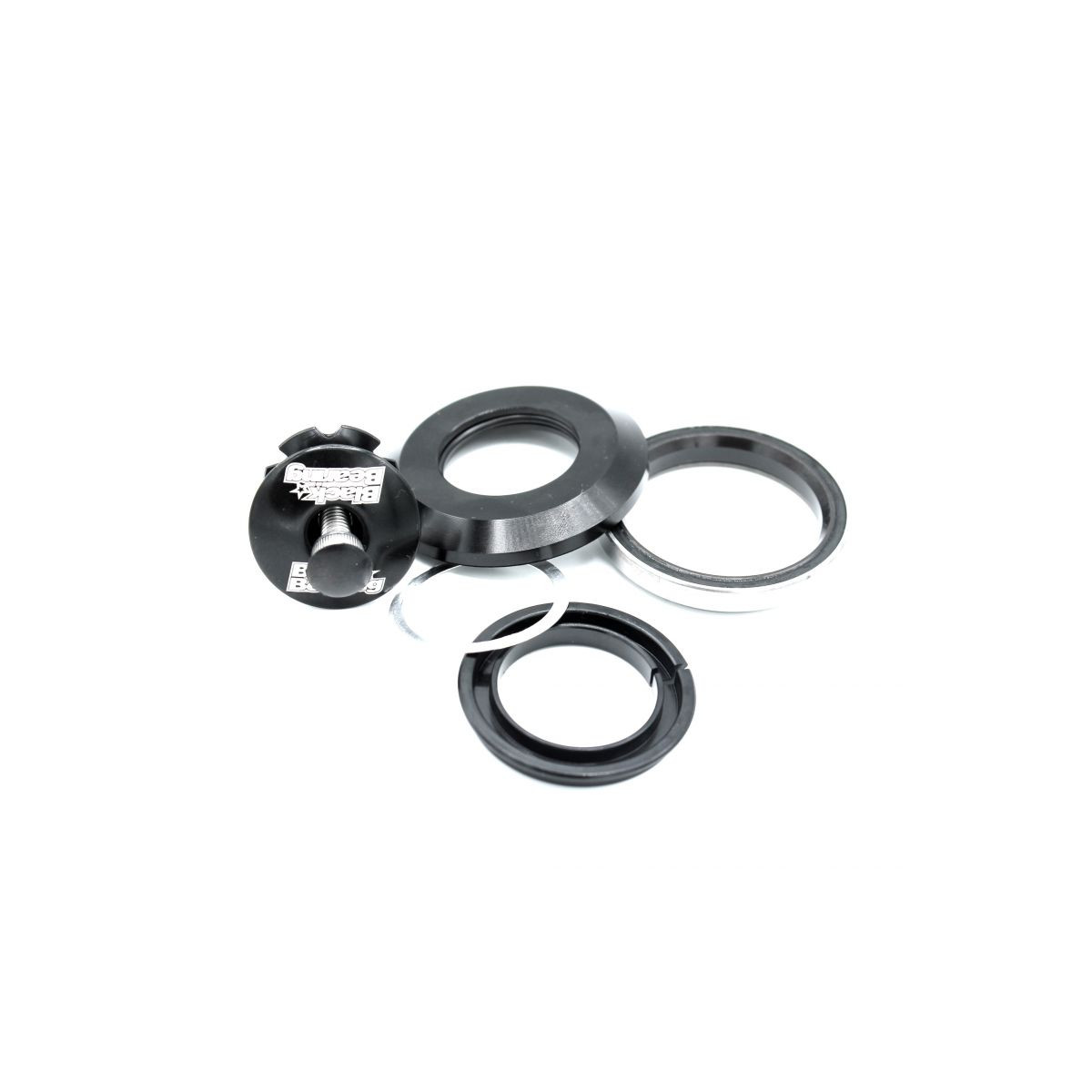 O aro de cabeça superior integrado BLACKBEARING é de 52/28,6